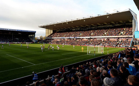 而是全神贯 而是全神贯